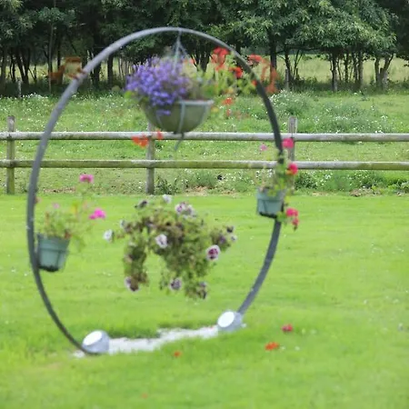 Mon Taj Mahal Bed & Breakfast 3*