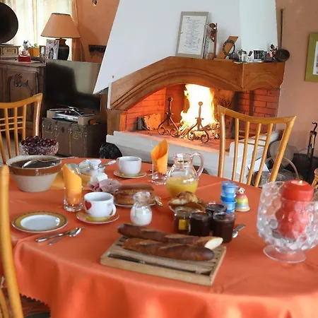 Mon Taj Mahal Bed & Breakfast 3*