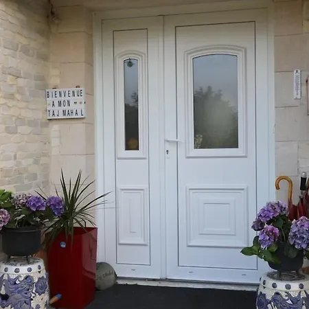 Mon Taj Mahal Bed & Breakfast 3*