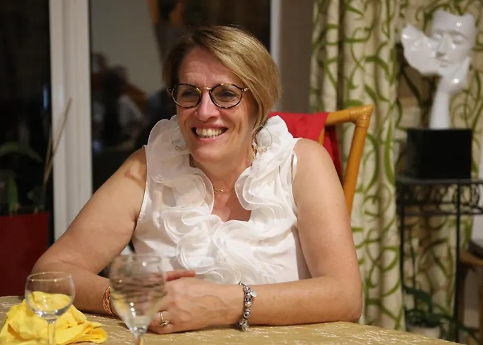 Mon Taj Mahal Bed & Breakfast 3*