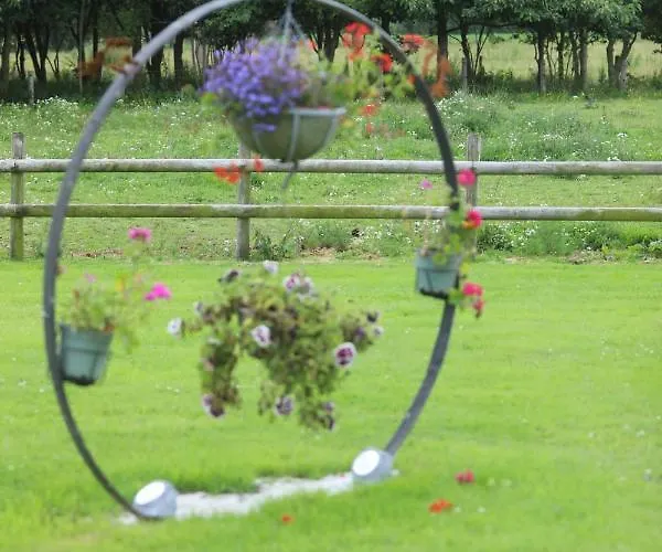 Mon Taj Mahal Bed & Breakfast 3*